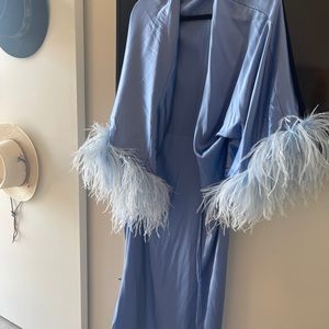 Silky Robe with Feather Cuff! Mid Length size Small..